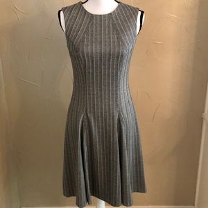 Sleeveless Tommy Hilfiger dress in black and cream, size 4, never worn